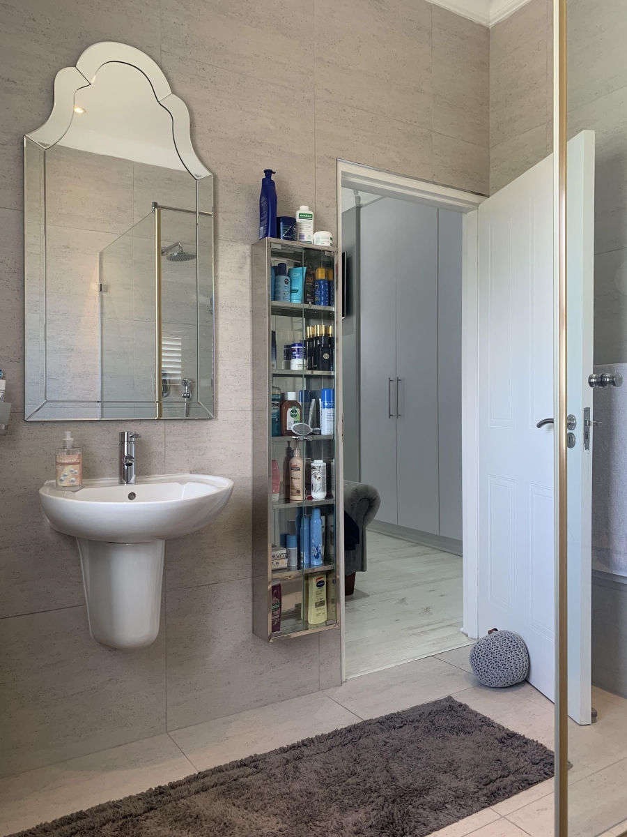 To Let 3 Bedroom Property for Rent in Big Bay Western Cape